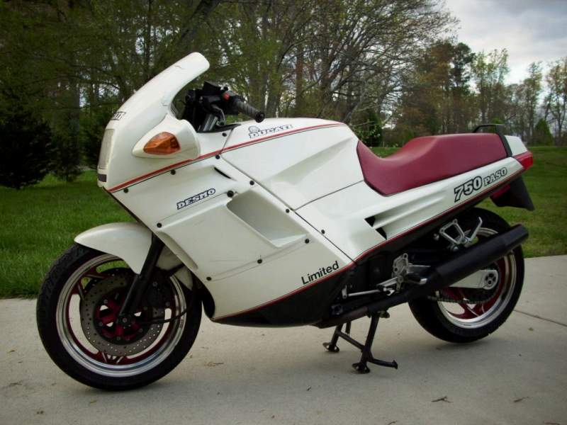 Фотография мотоцикла Ducati 750 Paso Limited 1988