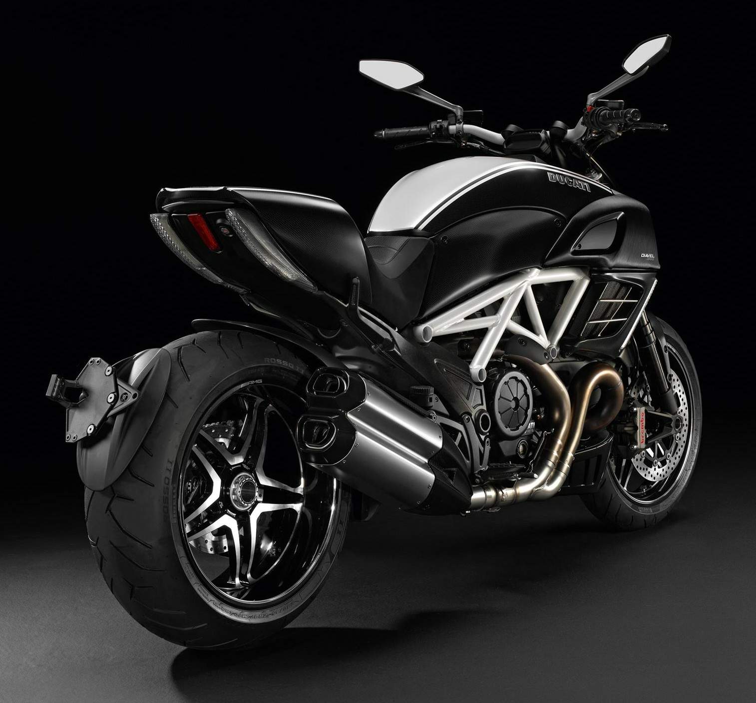 Фотография мотоцикла Ducati Diavel AMG Special Edition 2012