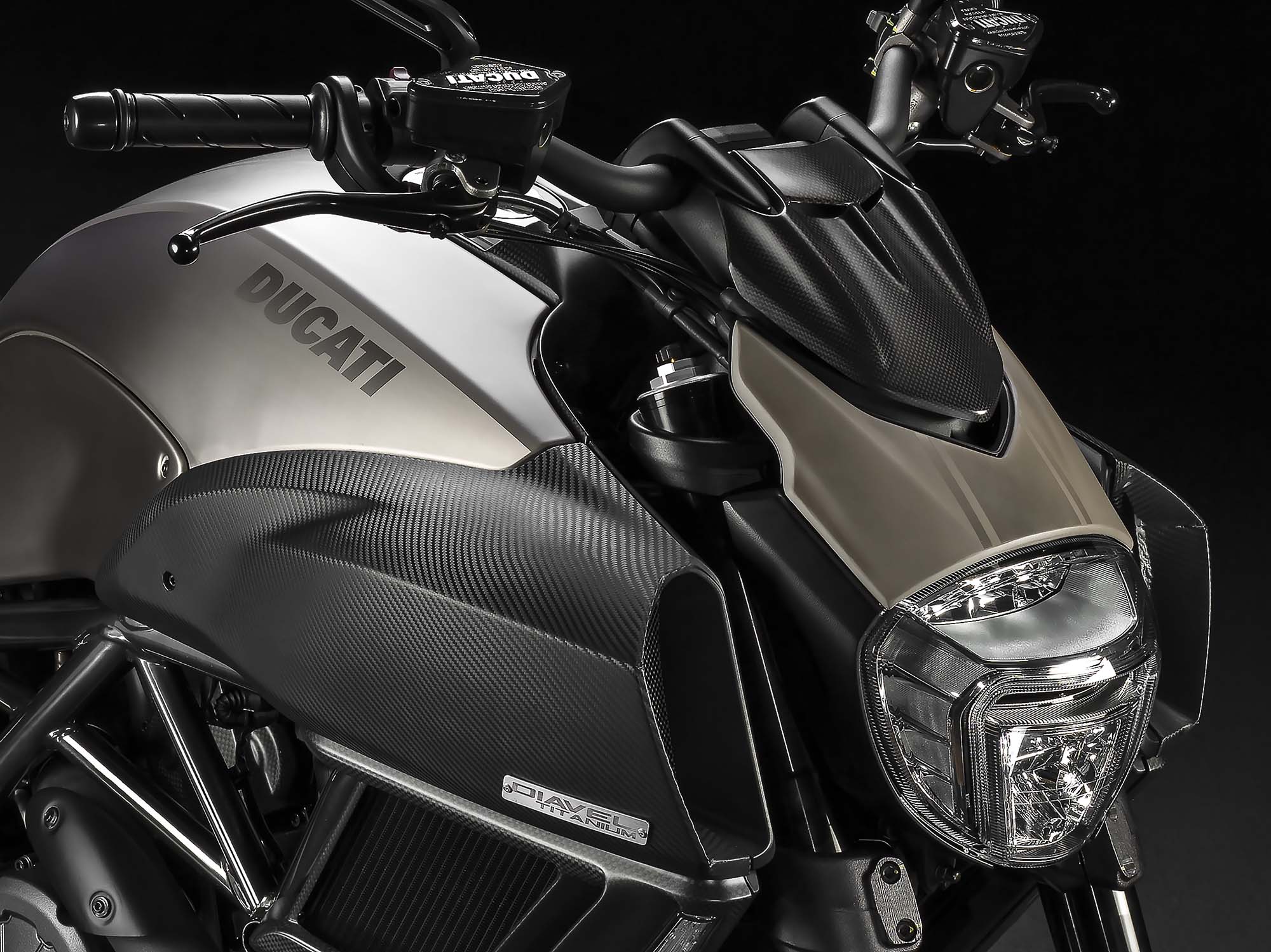 Мотоцикл Ducati Diavel Titanium LE 2015