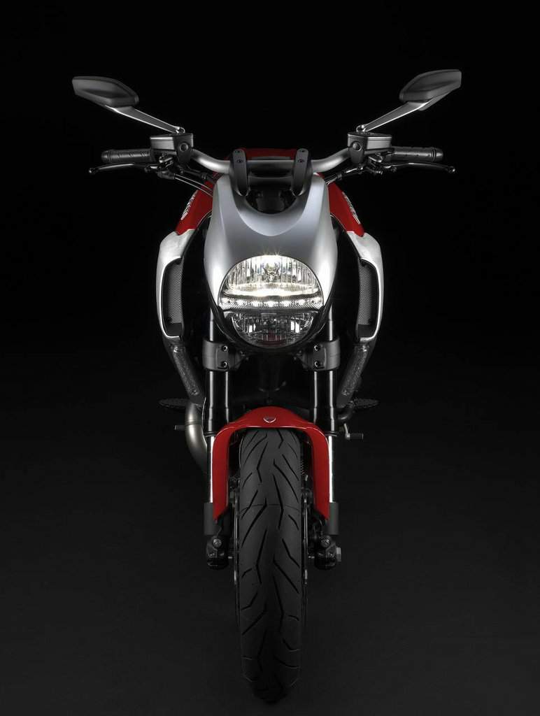 Мотоцикл Ducati Diavel 2012