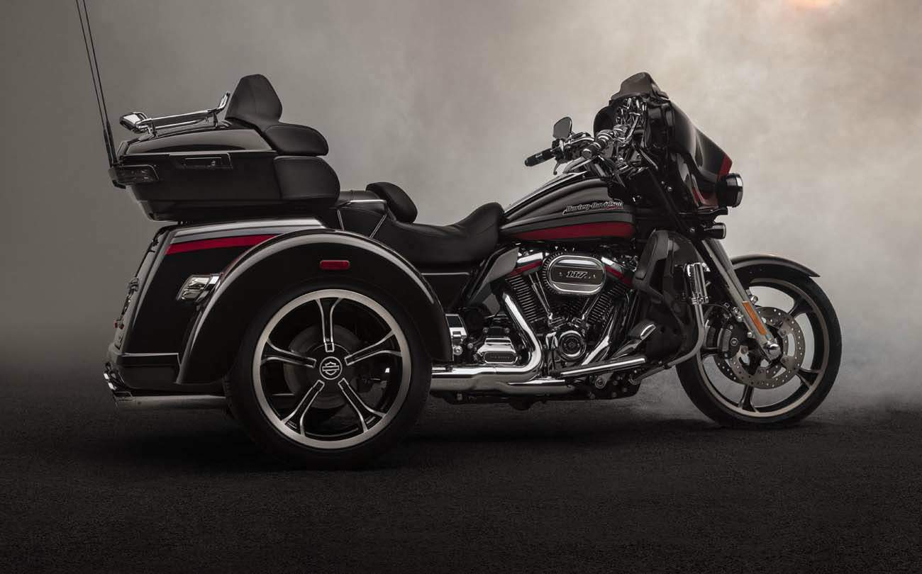 Мотоцикл Harley Davidson CVO Tri Glide 2020