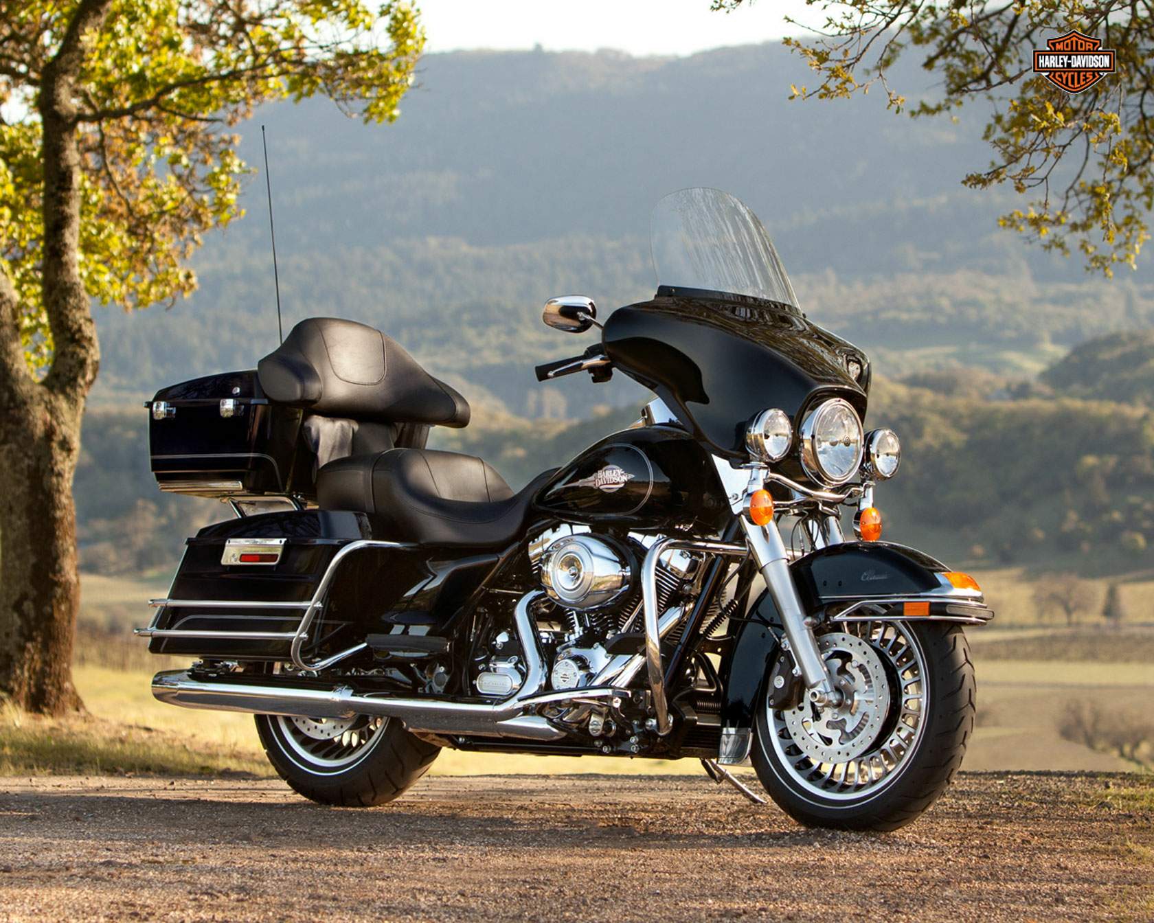 Мотоцикл Harley Davidson FLHTC Electra Glide Classic 2013 фото