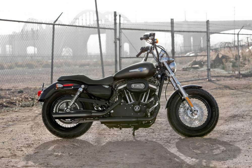 Мотоцикл Harley Davidson XL 1200C Sportster Custom H-D1 2011
