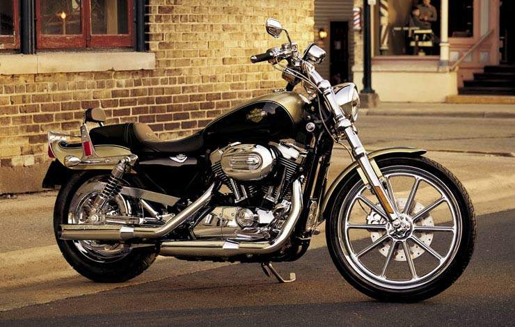 Фотография мотоцикла Harley Davidson XL 1200C Sportster Custom 2006