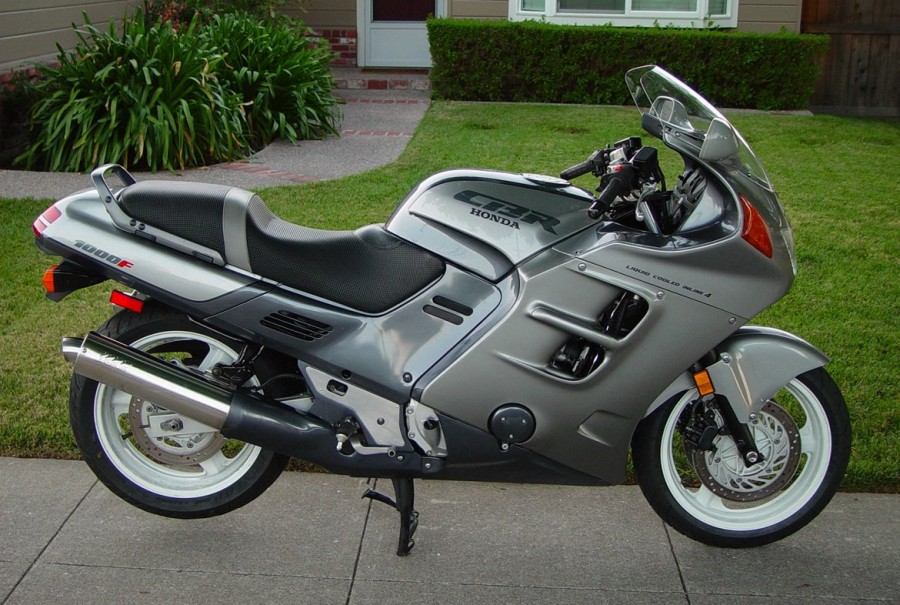 Фотография мотоцикла Honda CBR 1000F 1990