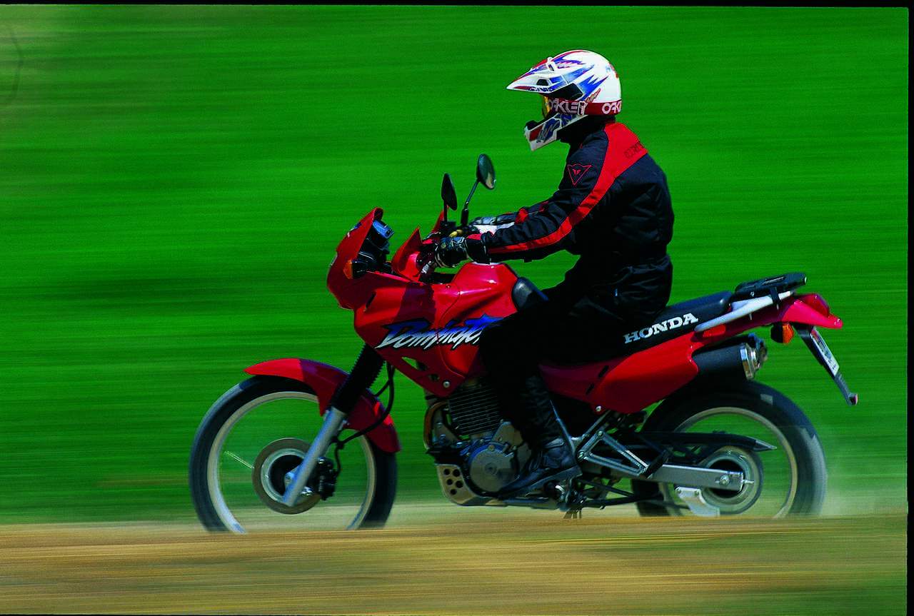 Мотоцикл Honda NX 650 Dominator 2003