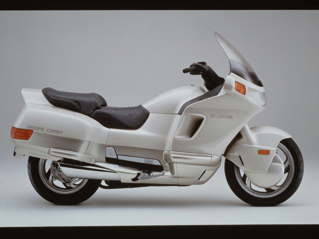 Мотоцикл Honda PC 800 PACIFIC COAST 1989