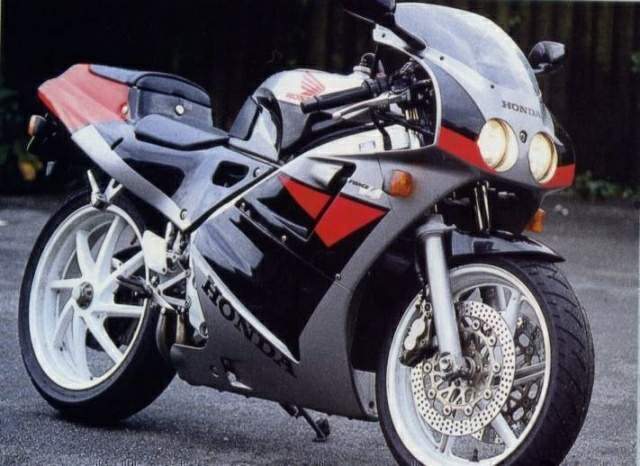 Мотоцикл Honda VFR 400R 1992
