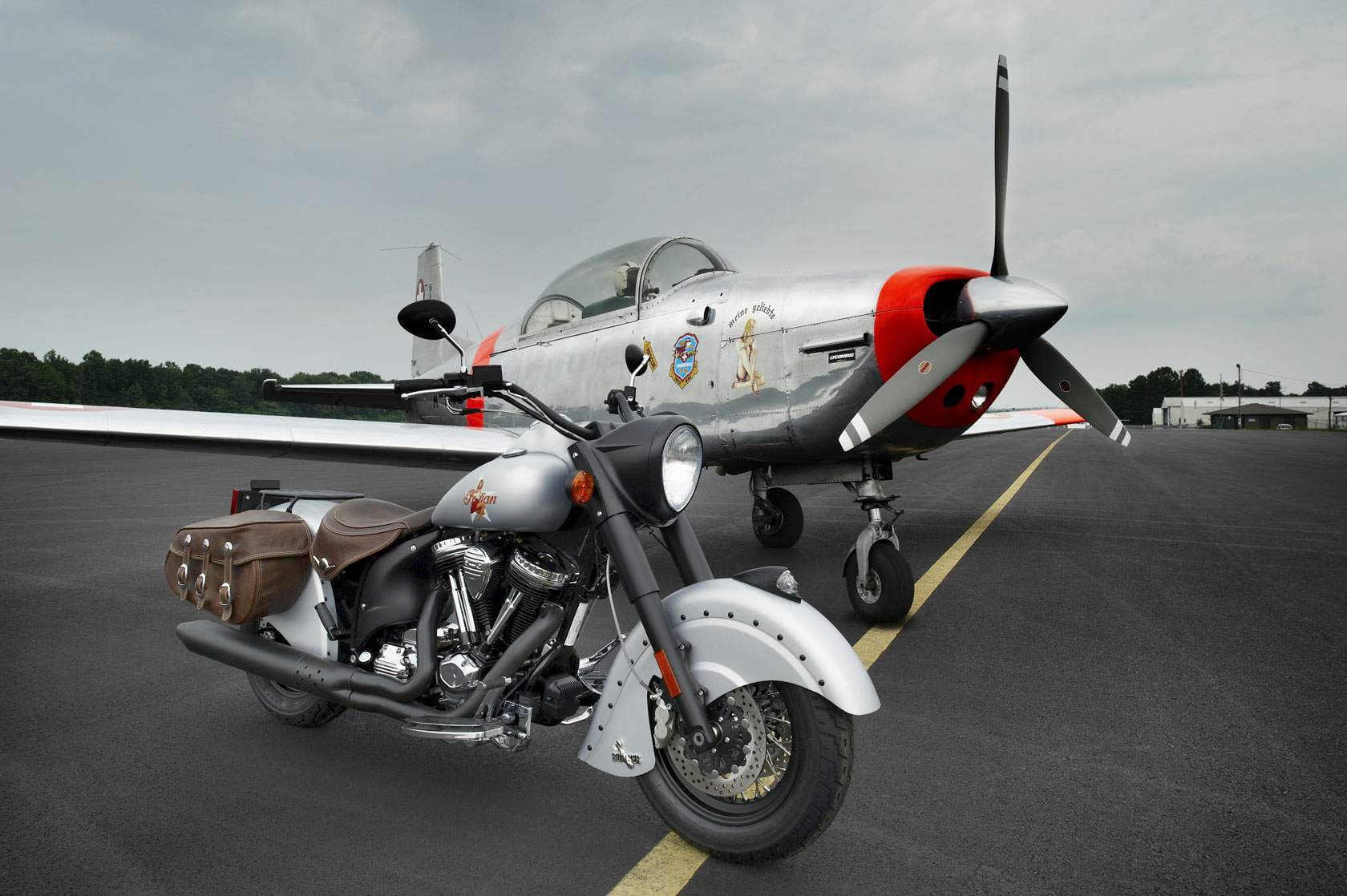 Мотоцикл Indian Chief Bomber Limited Edition 2011 фото