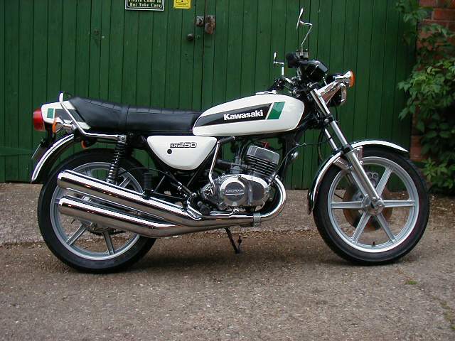 Мотоцикл Kawasaki KH 250 1979 фото