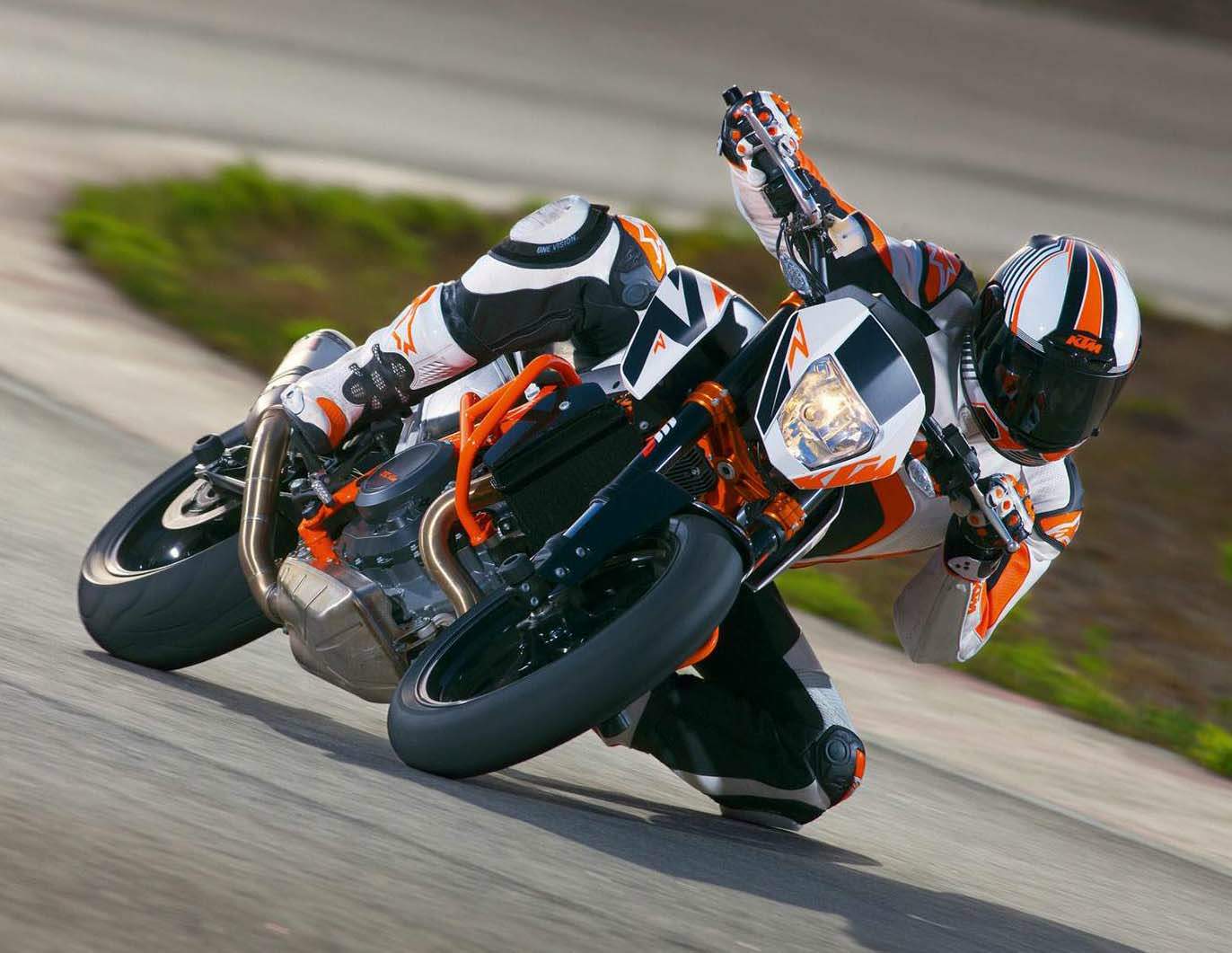 Мотоцикл KTM 690 Duke R 2015