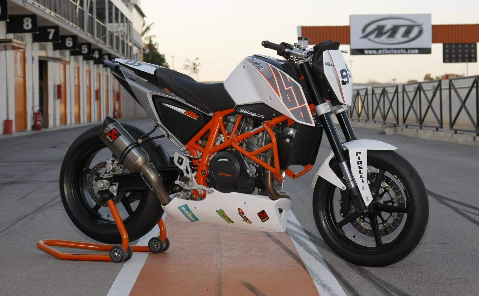 Мотоцикл KTM 690 Duke Track 2012 фото