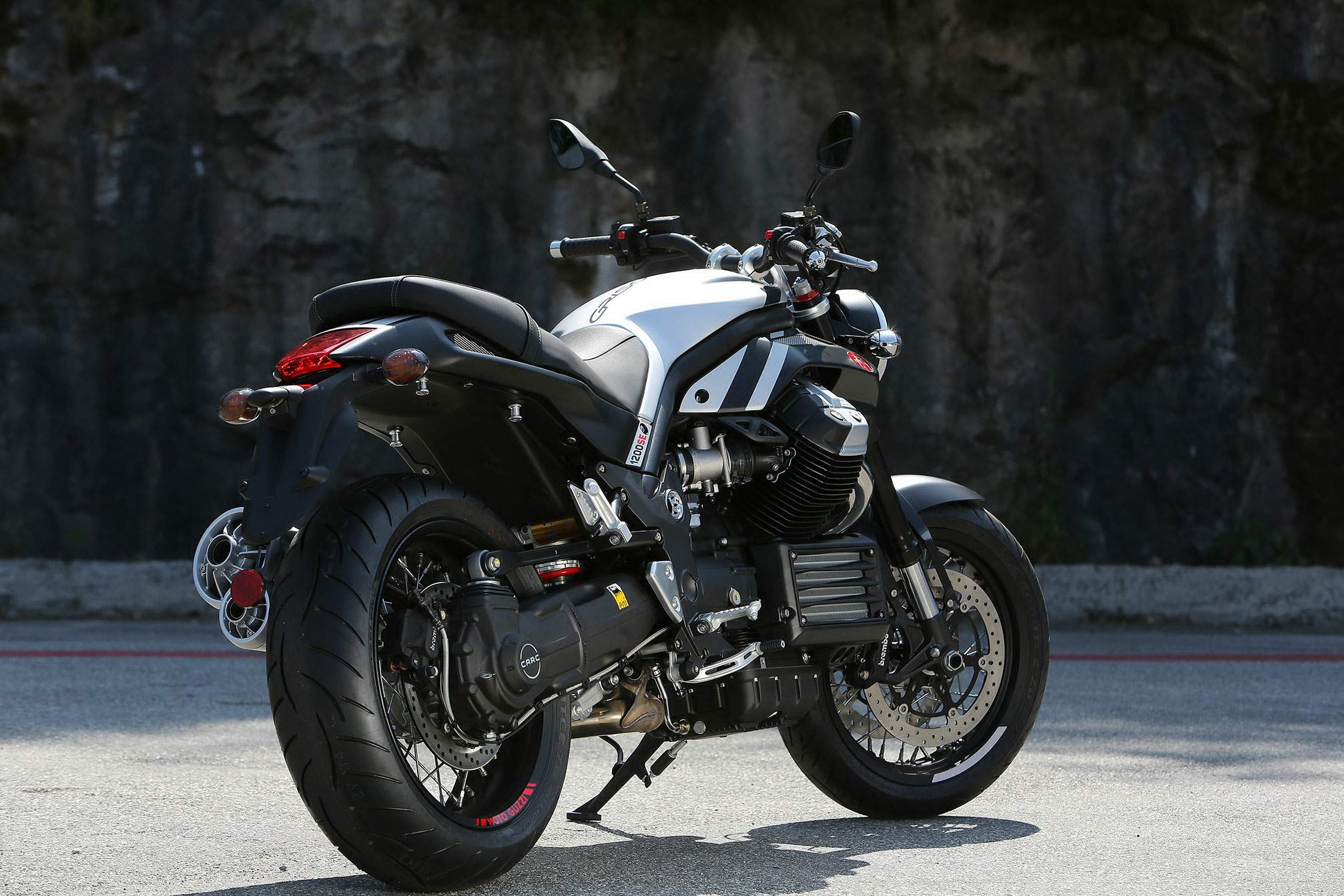 Мотоцикл Moto Guzzi Griso 1200 8V SE 2014 фото