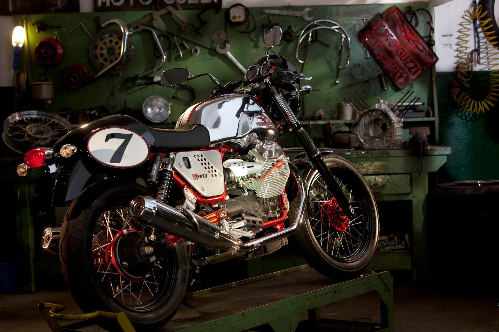 Мотоцикл Moto Guzzi V 7 Clubman Racer 2011 фото