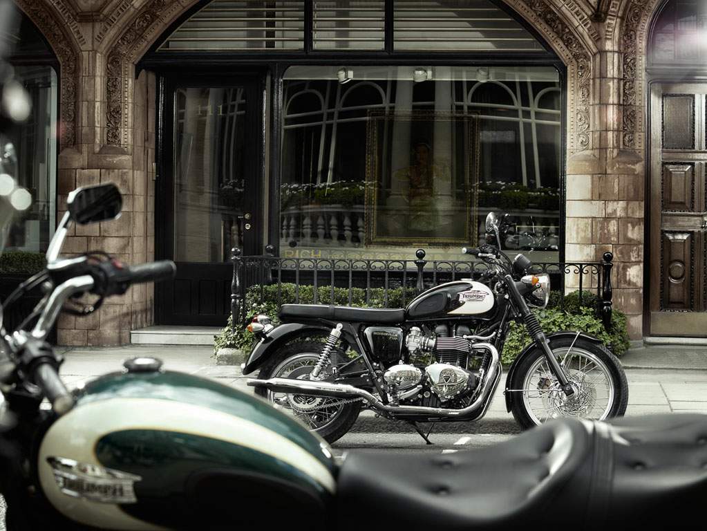 Фотография мотоцикла Triumph Bonneville T100 2011