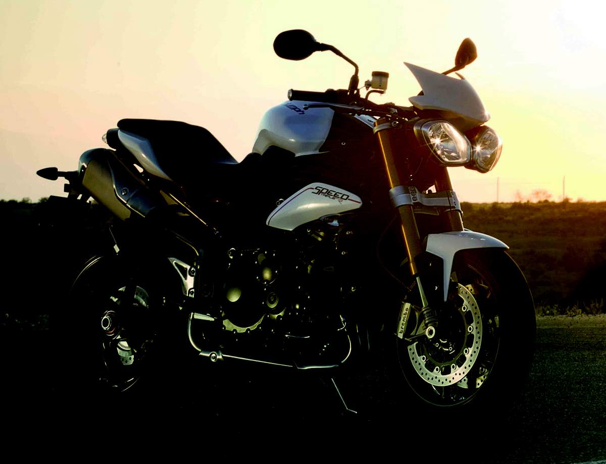 Фотография мотоцикла Triumph Speed Triple R 2012