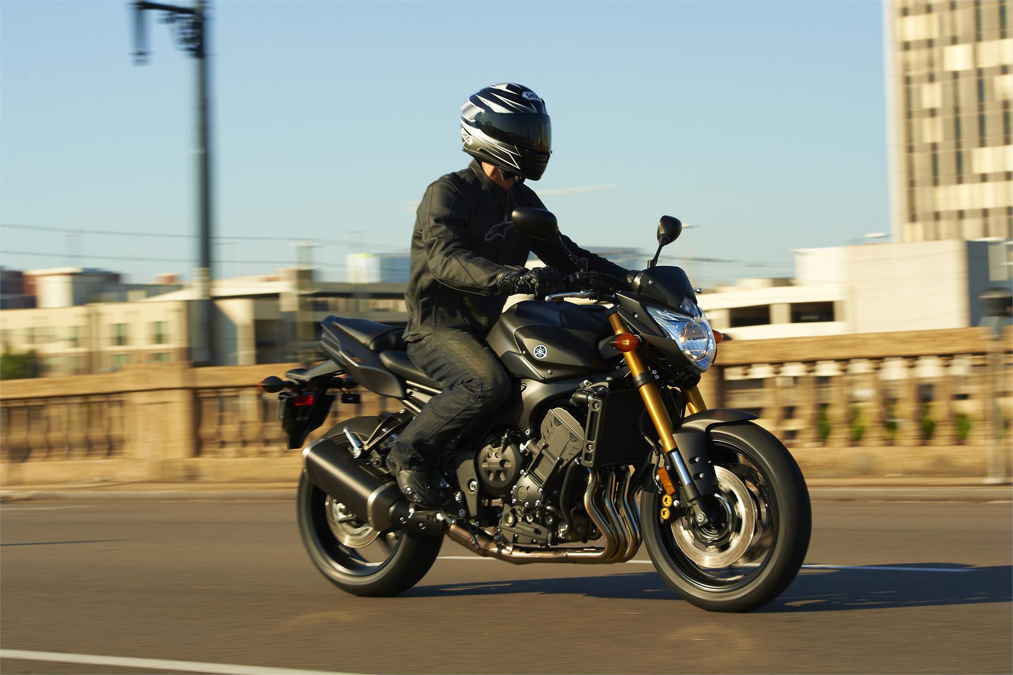 Мотоцикл Yamaha FZ8 2011 фото