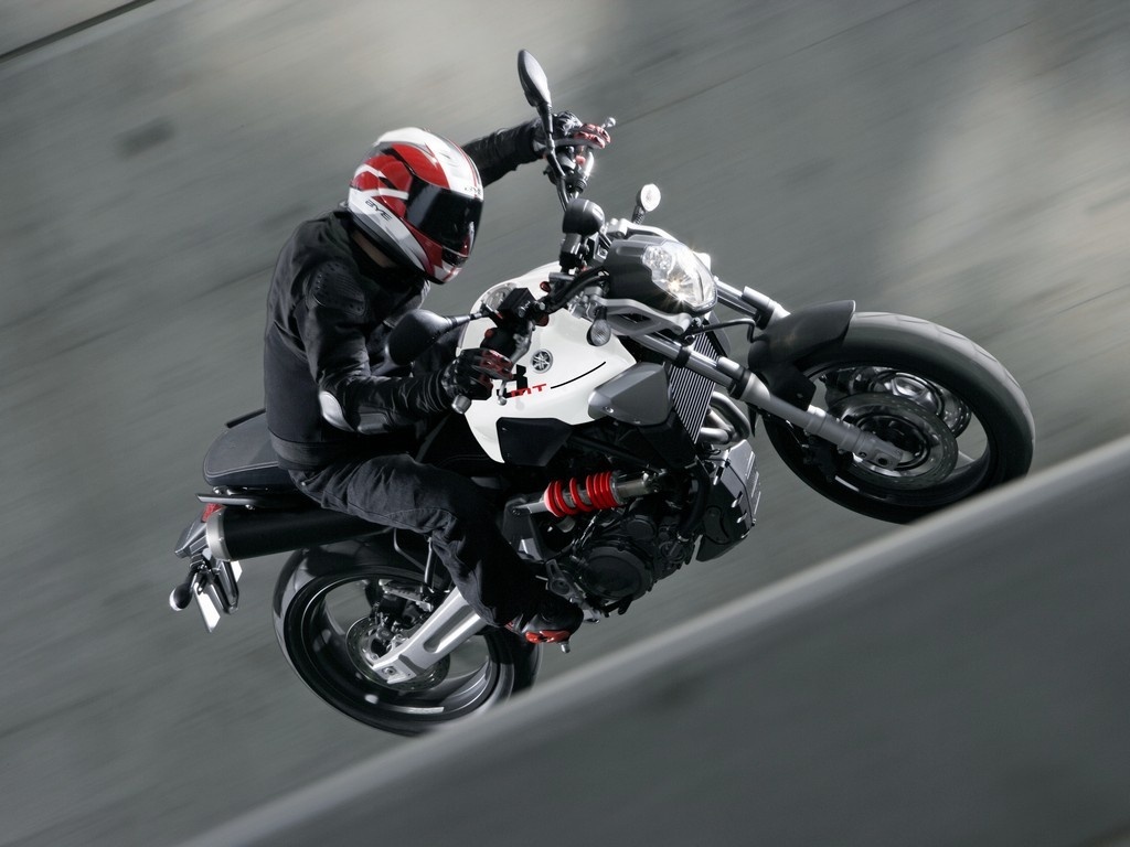 Мотоцикл Yamaha MT-03 2011 фото