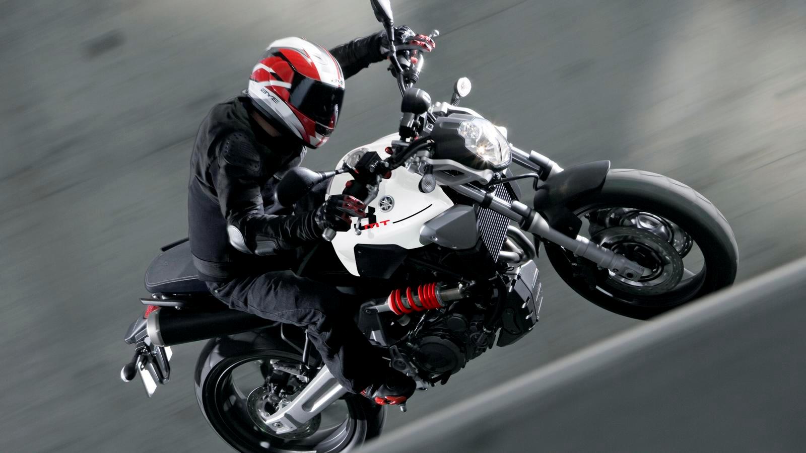 Мотоцикл Yamaha MT-03 2012