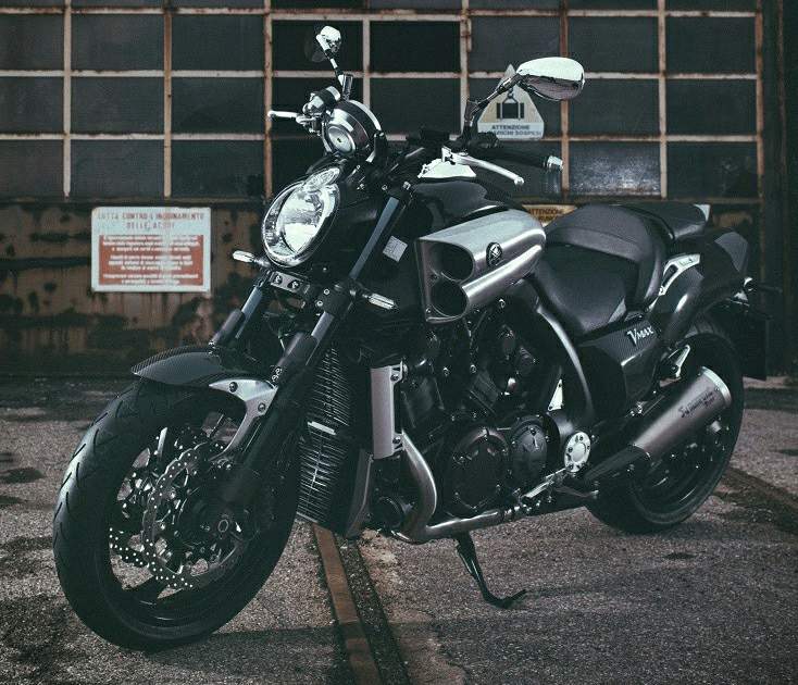 Фотография мотоцикла Yamaha VMX V-Max 17 30th Anniversary Special Edition 2015