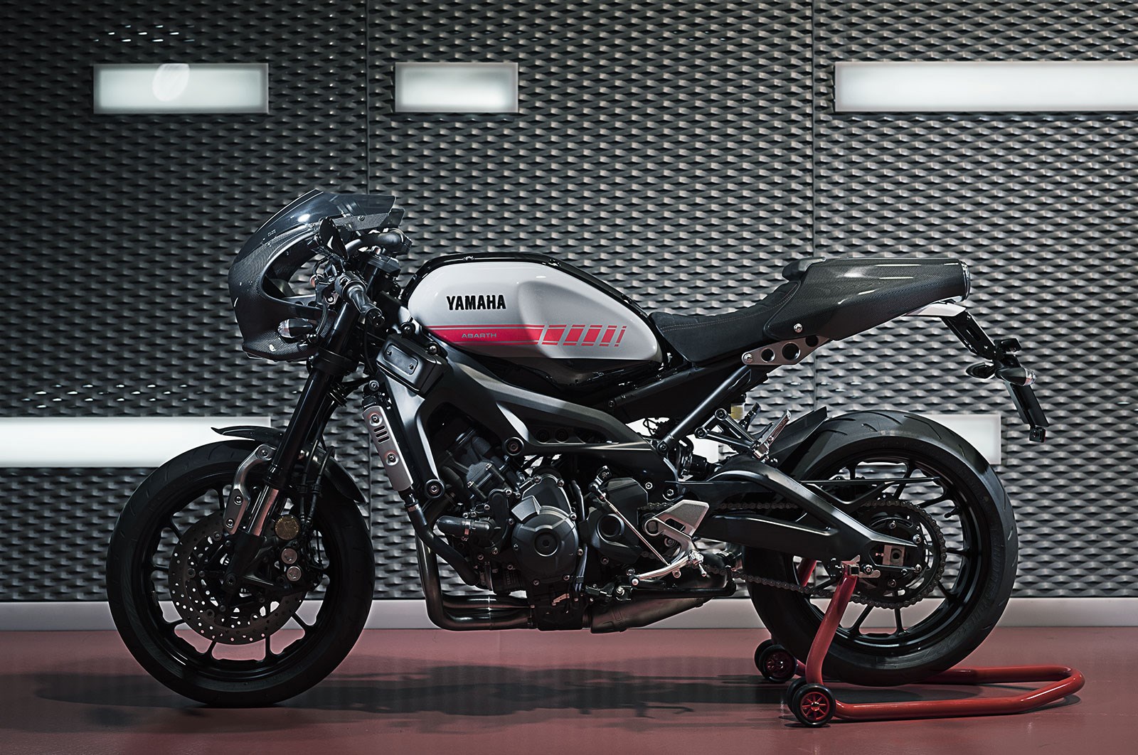 Мотоцикл Yamaha XSR 900 Abarth 2016