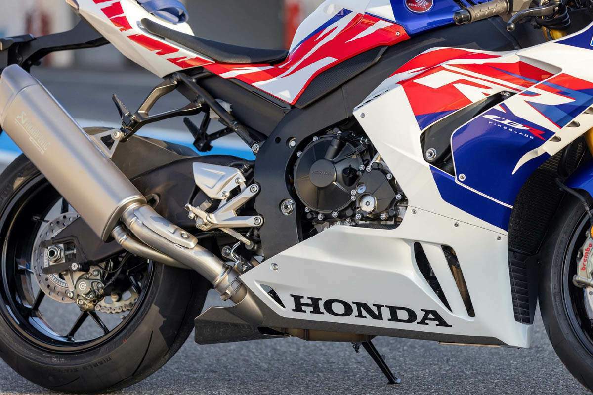Мотоцикл Honda CBR1000RR-R Fireblade SP 30th Anniversary 2022 фото