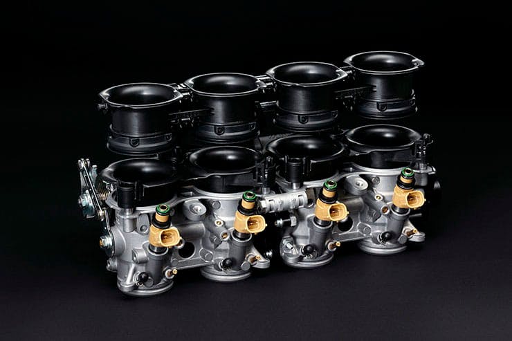 Мотоцикл Yamaha YZF 600 R6 2006 фото