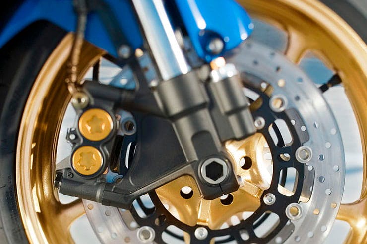 Мотоцикл Yamaha YZF 600 R6 2006 фото